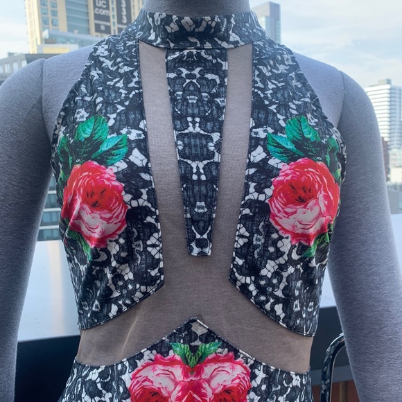 LF Floral SheervBodysuit - Picture 2 of 15